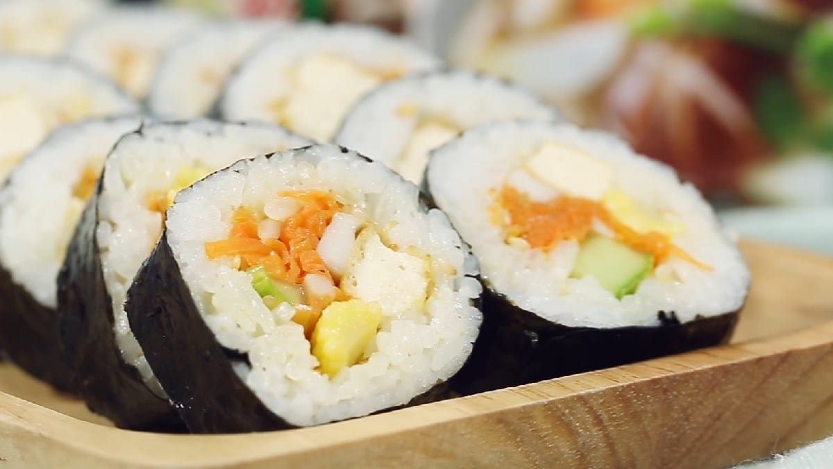 Set Món Sushi Chay Làn Gió Mới Cho Thực Đơn Chay Đa Dạng, Bổ Dưỡng và Tinh Tế