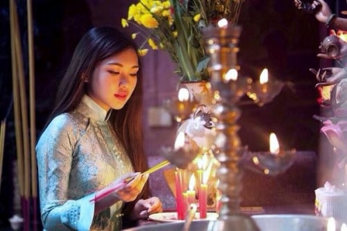 Tháng 7 âm lịch cô hồn - Bí quyết để an tâm và bình yên trong thời điểm đặc biệt này 2 Tháng 7 âm lịch cô hồn - Bí quyết để an tâm và bình yên trong thời điểm đặc biệt này